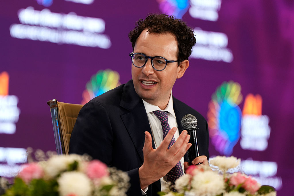 Anthropic is currently valued at more than $800 billion and is ignoring funding offers from VCs.