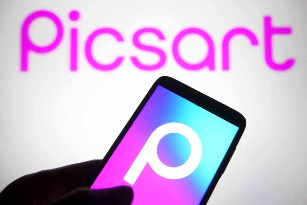 Picsart now lets creators earn money from their designs