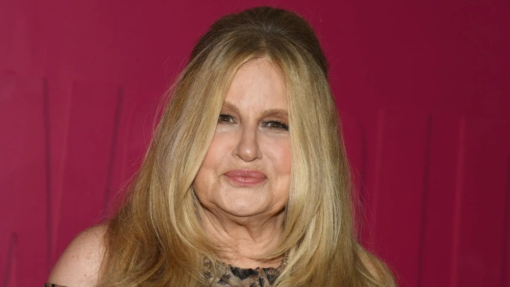 Jennifer Coolidge puts a modern twist on fluffy beehives