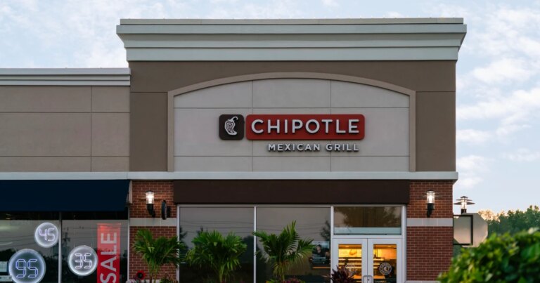 Chipotle Pulls Jalapeños Linked to Minnesota Salmonella Outbreak