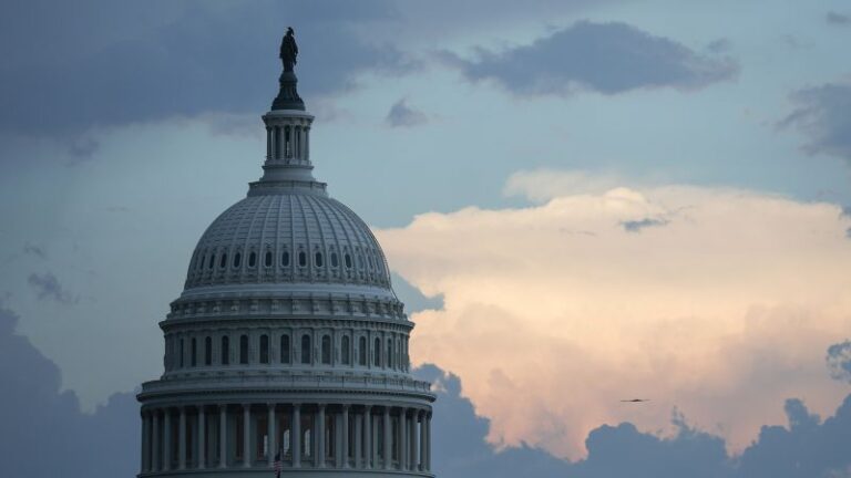 Senate passes Russia sanctions bill