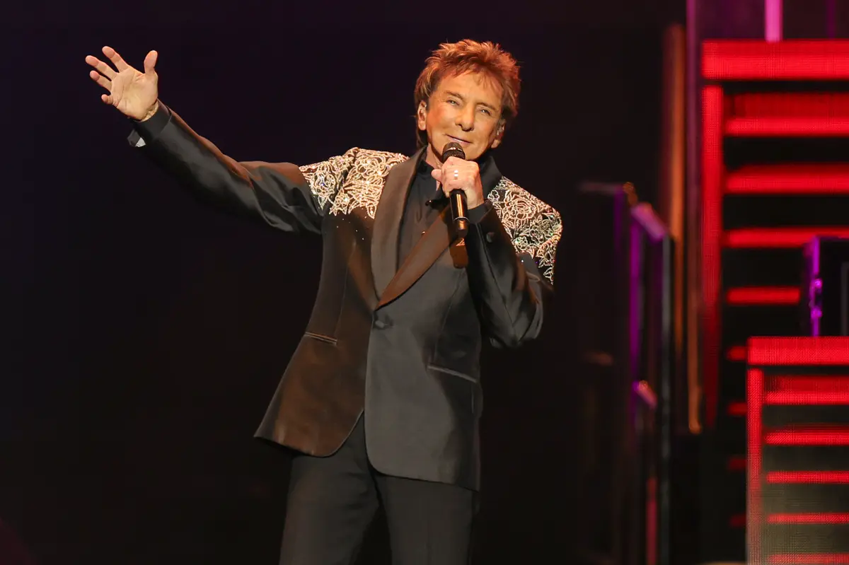 Barry Manilow cancels more concerts at last minute after lung cancer battle