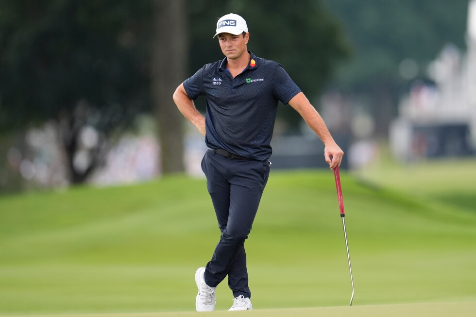 Hovland surges to a 1-shot lead at Tour Championship with cast of challengers lined up behind him