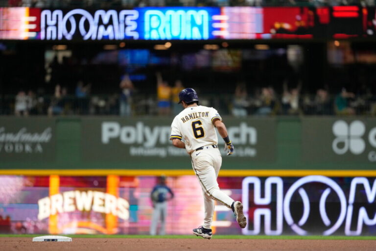 Brewers match modern-era record for biggest shutout, beating Mariners 22-0