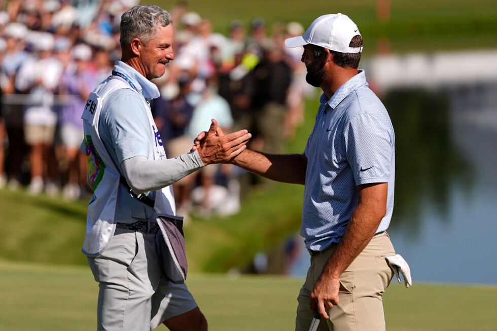 Scottie Scheffler back to his dominant self, opens PGA Tour postseason with 8-shot win