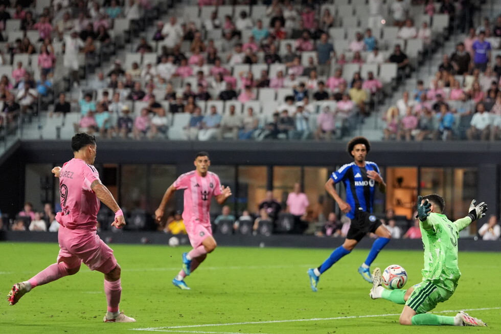 Lionel Messi scores 4 goals, adds assist to lead Inter Miami to 7-1 romp over Montreal