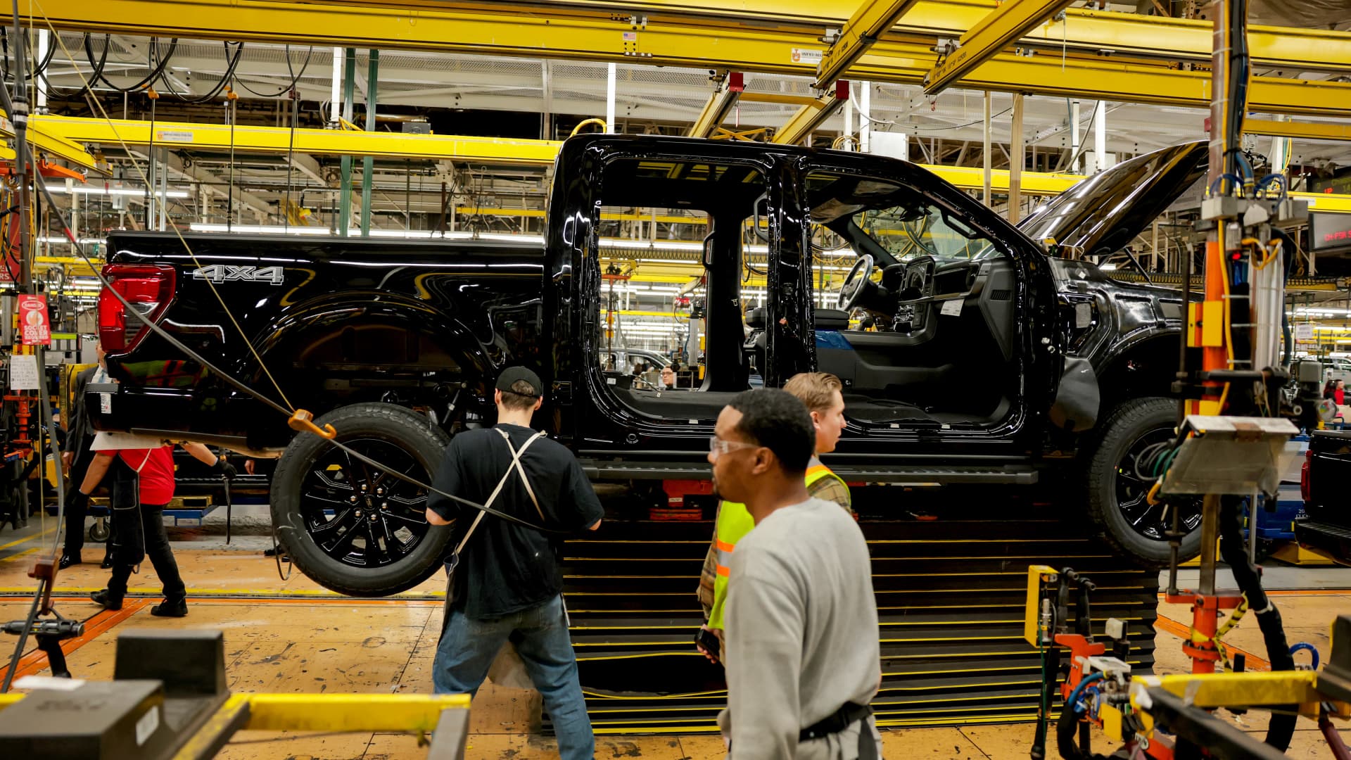 Ford sales fall 10.3% in August as it ramps up F-Series production