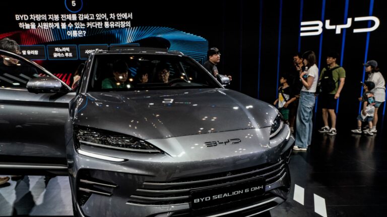 Automakers urge Congress to quickly ban Chinese vehicles in U.S.