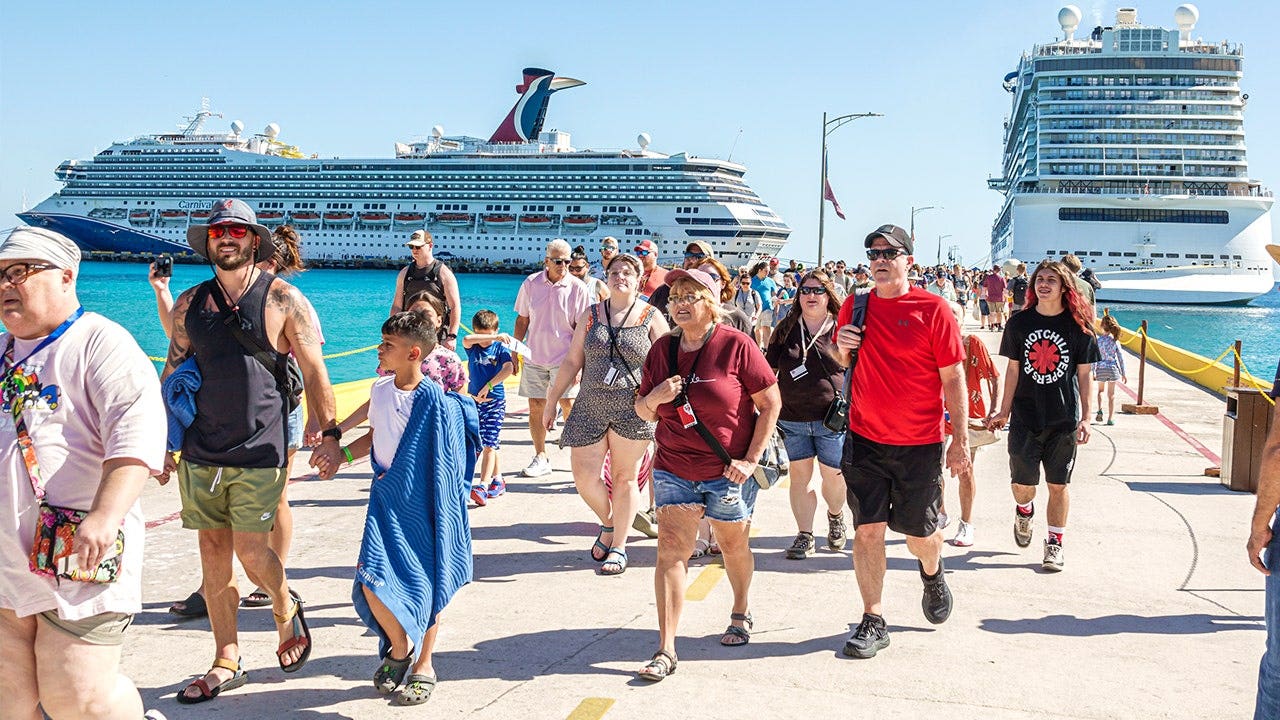 Icon of the Seas abruptly canceled a Costa Maya cruise stop as travelers react