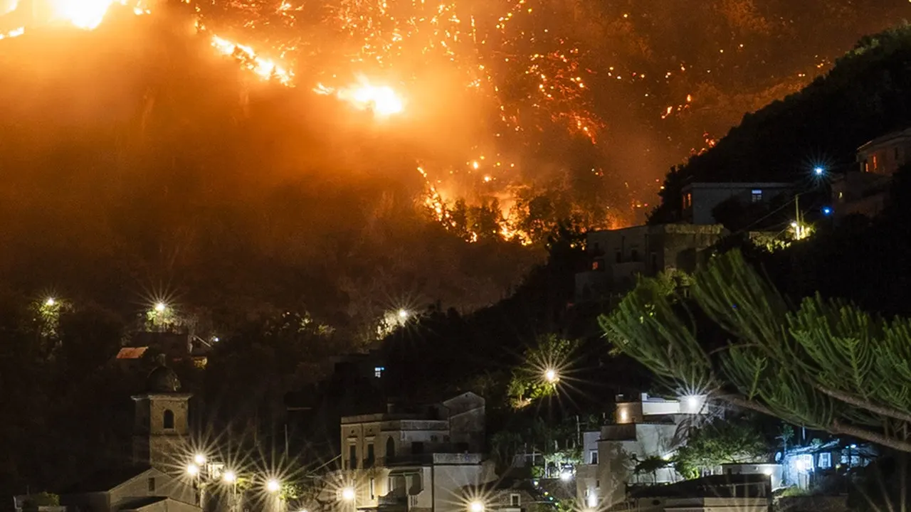 Amalfi Coast wildfire is sparking tourist evacuations amid arson fears