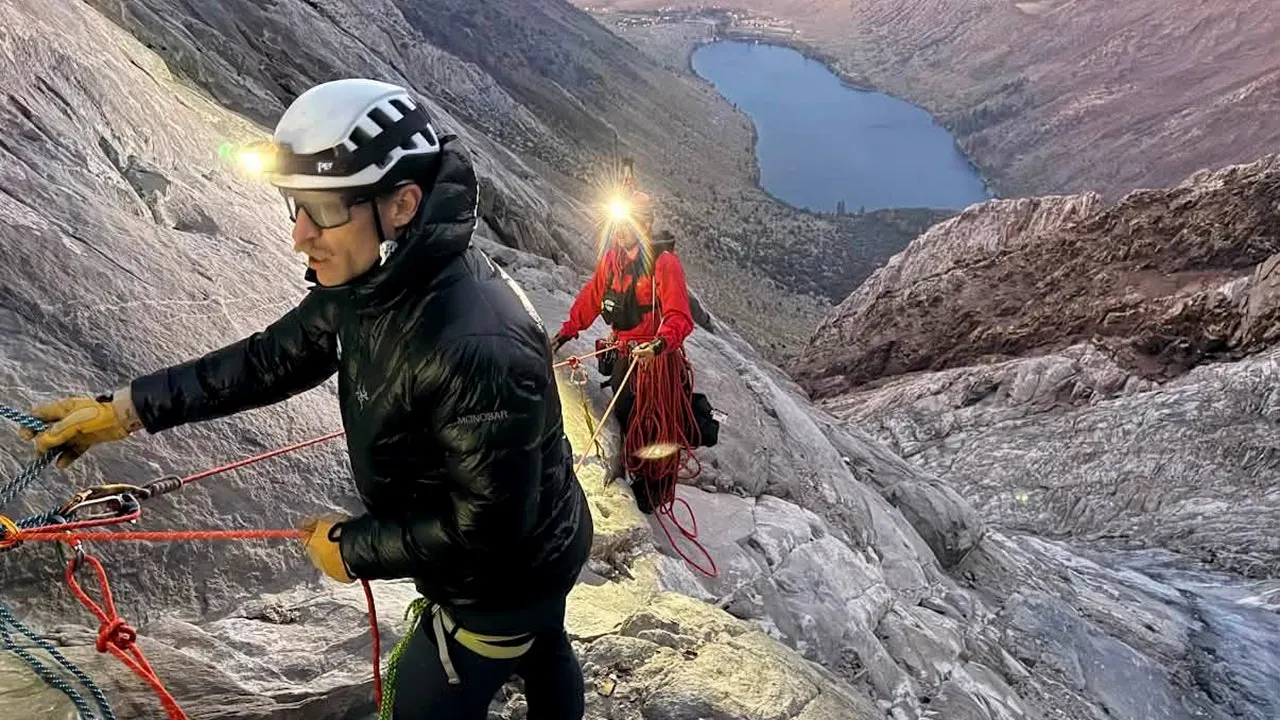 Stranded Laurel Mountain climber on 6-inch ledge at 11,000 feet gets overnight rescue