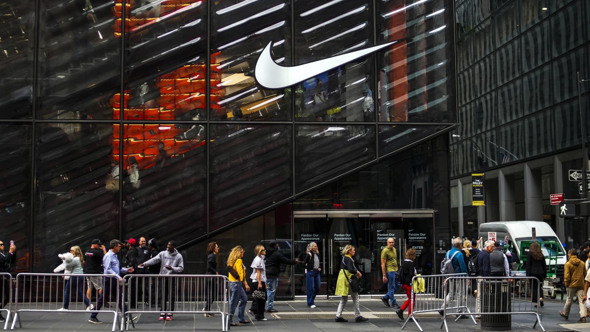 Nike (NKE) Q1 2027 earnings