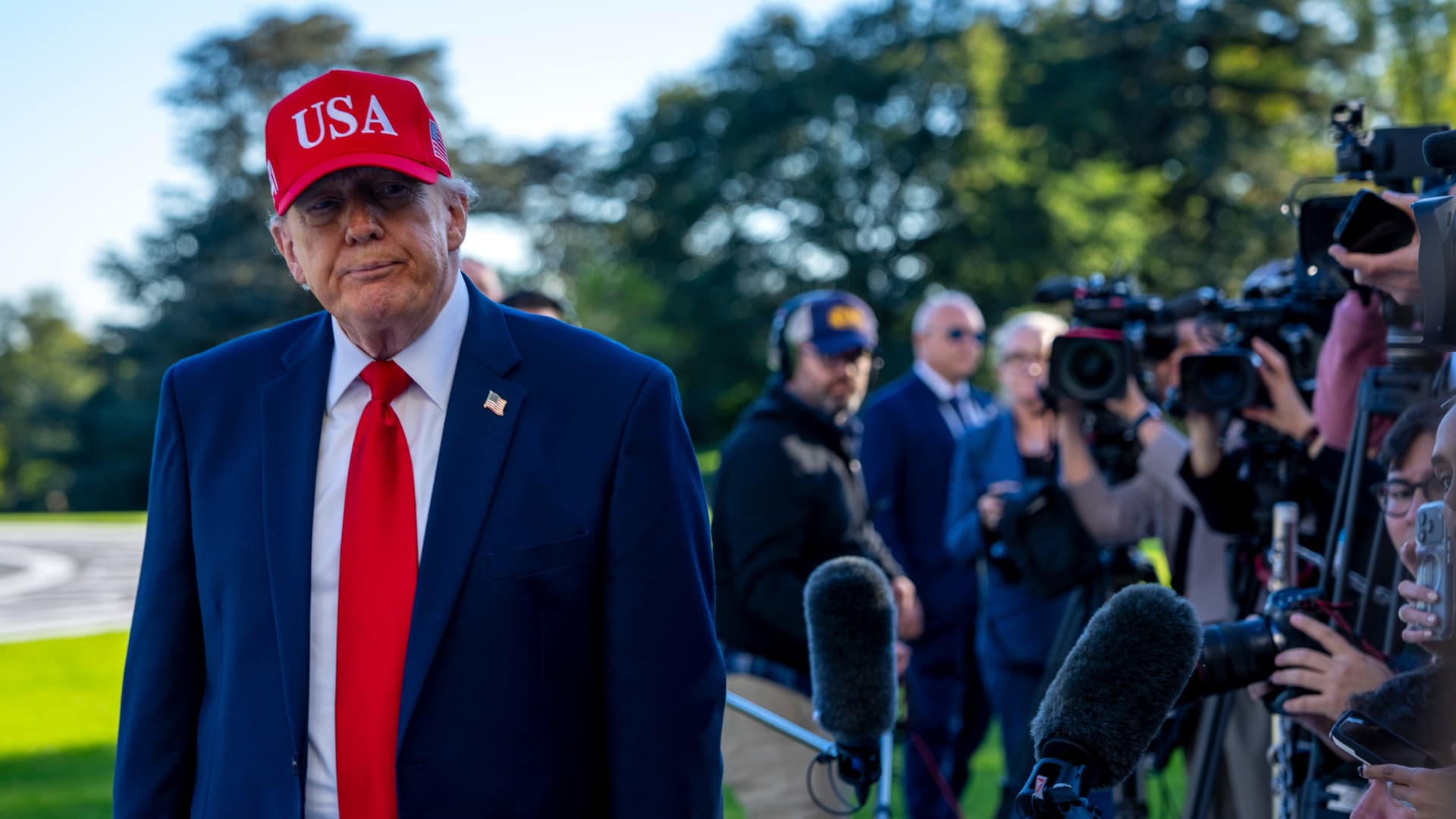 Trump set to talk to Russia’s Putin ‘very soon’ about plague-related death in Siberia
